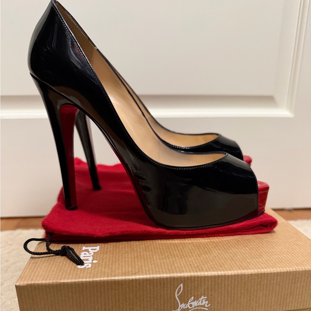 Christian Louboutin Hyper Privé Black Patent Peep-Toe Pumps with Red Platform
